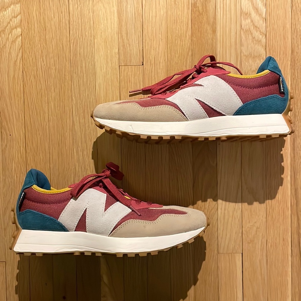 Like new 327 New Balance 9M/10.5W